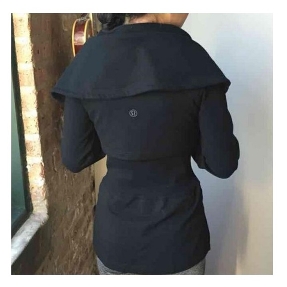 Lululemon Black Extremely Rare Over The Top Jacket Size 4 - Picture 4 of 7
